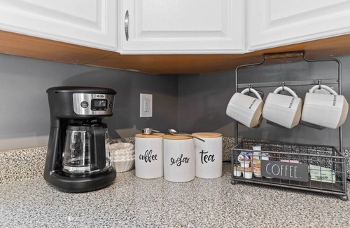 Mineral Bluff Cabin | Heated Pool, Hot Tub, King Bed Master