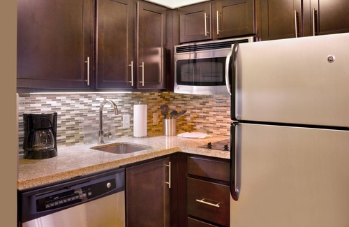 Midvale Apartment | Heated Pool & Hot Tub Access + Free Breakfast Buffet. Studio Suite great for Business Travelers!
