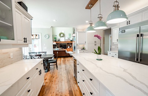 Crawford House | Heated Pool, Hot tub, Chef’s Kitchen, Tesla charging, Sleeps 12