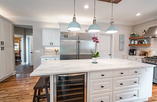 Crawford House | Heated Pool, Hot tub, Chef’s Kitchen, Tesla charging, Sleeps 12