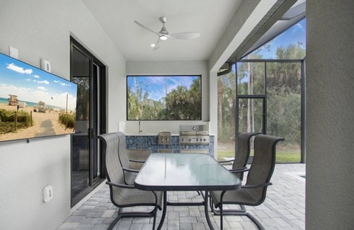 Rural Estates House | Heated pool, hot tub, outdoor kitchen, privacy, all bedrooms w tv & ceiling fans