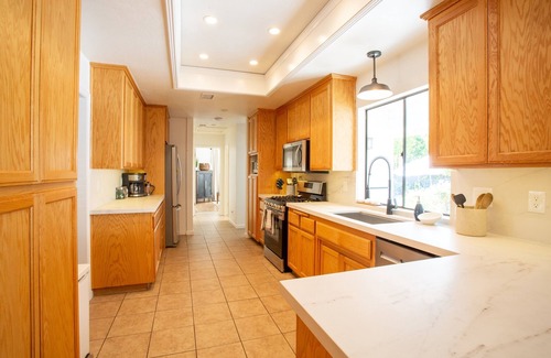 Los Alamos House | Heated pool, hot tub, walk to tasting rooms!