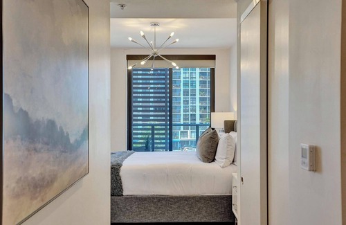 Lauderdale Beach House | Heated Pool & Hot Tub! Gym+Walk To Beach!