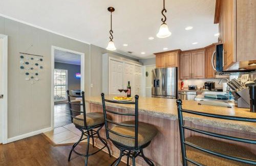 Brandon House | Heated Pool House 14 PPL Stunning Pool Table