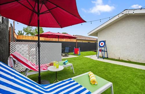 East Hemet House | Heated Pool - Jacuzzi - Firepit - Game Room