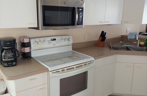 Rotonda Heights House | HEATED POOL-LANAI-BBQ-5 Mi to BEACH-WASHER/DRYER-TENNIS-GOLF-BLISSFUL RETREAT