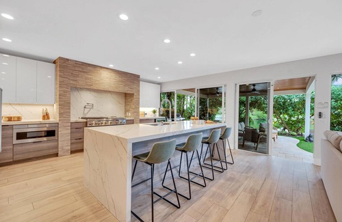 Poinsettia Heights House | Heated pool/Lush Tropical Surrounding/Castaway Key/RESlDENCES