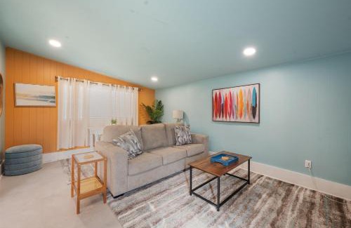 Hampton Homes House | Heated Pool, Lush Breezeway, Bikes, BBQ, Near Beach