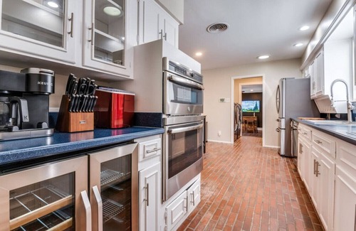 Northwest Dallas House | Heated Pool, Shuffleboard, Putting Green, GM RM!