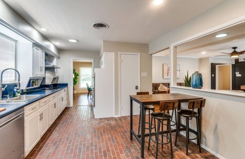 Northwest Dallas House | Heated Pool, Shuffleboard, Putting Green, GM RM!