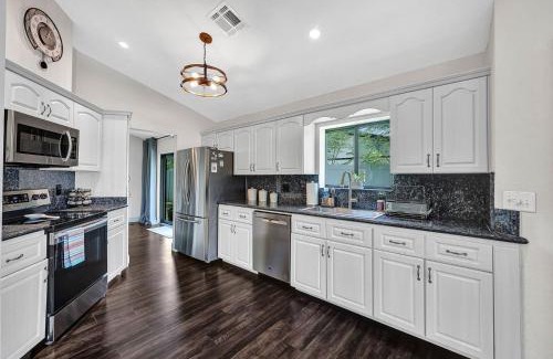 Bonita Springs Villa | Heated Pool, Sleeps 10, Relaxing Lanai, Near Beaches, Pet Friendly!