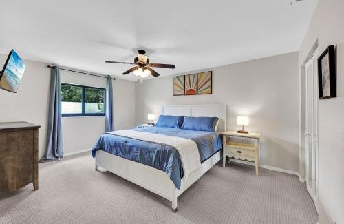 Bonita Springs Villa | Heated Pool, Sleeps 10, Relaxing Lanai, Near Beaches, Pet Friendly!