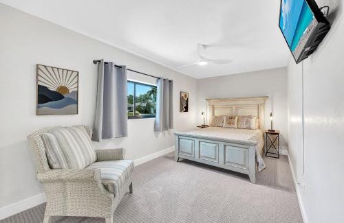 Bonita Springs Villa | Heated Pool, Sleeps 10, Relaxing Lanai, Near Beaches, Pet Friendly!