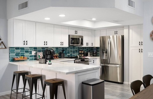 Phoenix House | Heated Pool & Spa~BBQ w/Propane~Putting Green~EV Outlet~Putting Green~Games~Golf