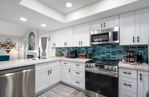 Phoenix House | Heated Pool & Spa~BBQ w/Propane~Putting Green~EV Outlet~Putting Green~Games~Golf