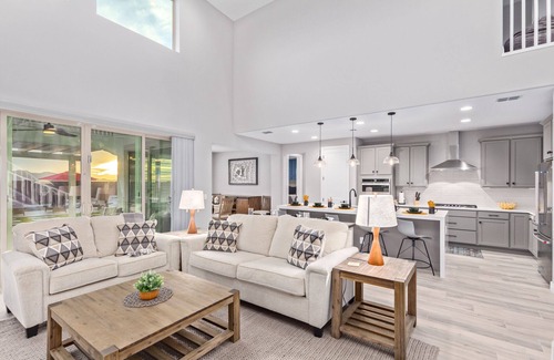 Surprise House | Heated Pool/Spa Home! Lovely Mountain Views, Bliss