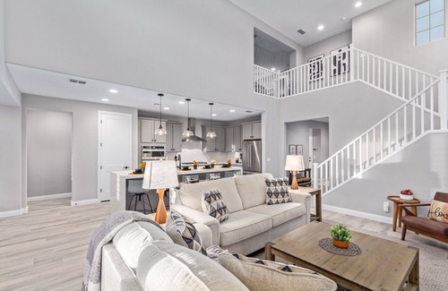 Surprise House | Heated Pool/Spa Home! Lovely Mountain Views, Bliss