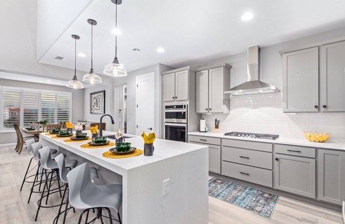 Surprise House | Heated Pool/Spa Home! Lovely Mountain Views, Bliss