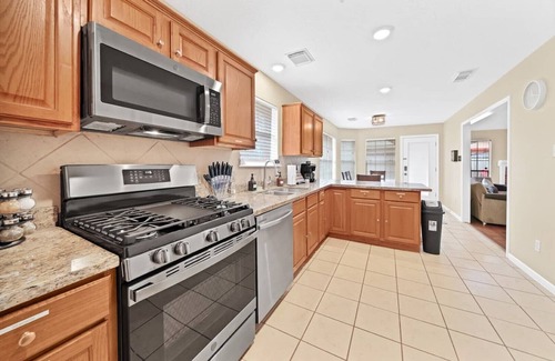 Friendswood House | 🔥Heated pool🔥Spa,King bed🤎friendswood🚀🤎NASA