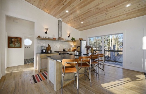 Broken Bow Cabin | Heated Pool | Sport Court | Playscape