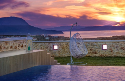 Plaka Villa | Heated pool/Taverna&MIni Market 800m/Hammam roomInfinity /hydromassage pool