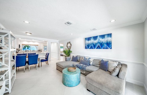 South New River Isles House | Heated Pool + Waterfront! Close To Beach & Shops!