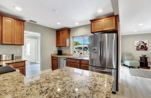 Pompano Isles House | Heated Pool! Waterfront+1 Mile To Beach and shops!