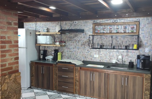 Itapeva Cottage | Heated Pool, Waterfall, 4 Bedrooms, 120km from SP, near Monte Verde