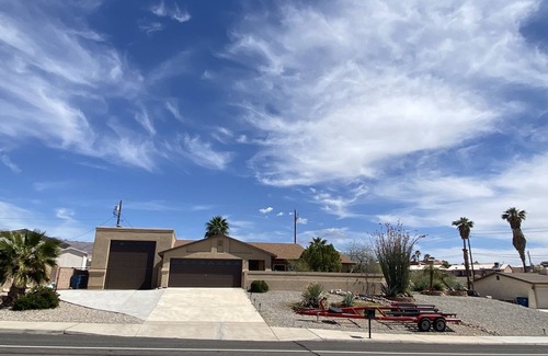 Lake Havasu City House | Heated Pool! WiFi Large Enclosed Yard Jetted Tub Smart TV BBQ Garage Parking