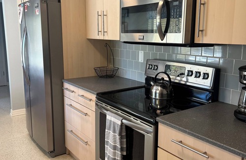 Sarasota Springs House | Heated Private Pool! Recently Updated! Well Stocked Property! Mins to Beach