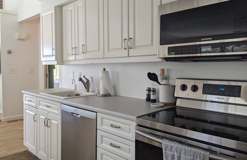 Hyannis Port Cottage | Heated saltwater pool! Walk to beach! Lakefront!