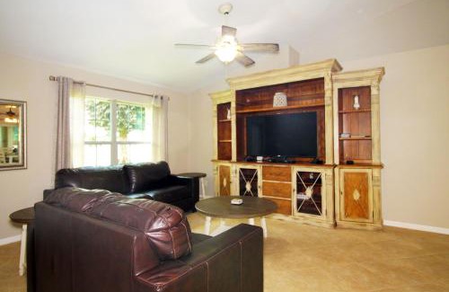 Mariner House | Heated saltwater pool, newly furnished, close to shopping and more - Villa Tropical Paradise