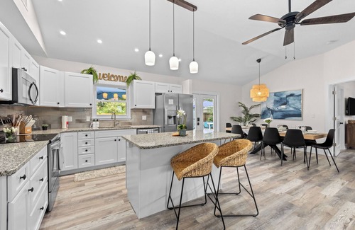 River District House | Heated Saltwater Pool - Arcade - Pets - 2 King Beds - 75" TV - IMG - Near AMI