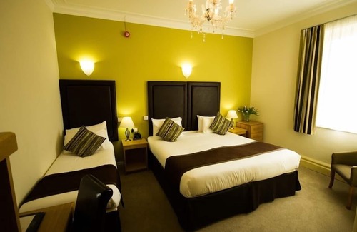 Dewsbury Hotel | Heath Cottage Hotel