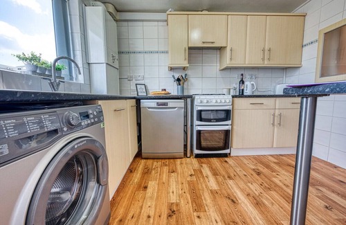 Long Itchington Apartment | Heather Apt | 3 bedrooms | Sleeps 6 | Southam Centre |Close to HS2 Coventry, Rugby & M40 | Inspire Homes