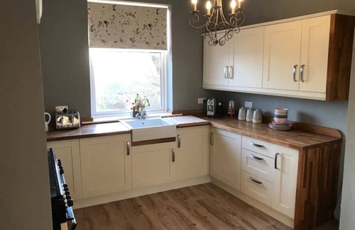 Halifax Cottage | Heather Bank Cottage, Halifax. Yorkshire. HX2 7DD