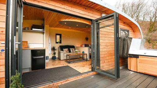 Newcastle-on-Clun House | Heather - Beacon View Pods