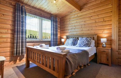 Bamburgh House | Heather Cottages - Brown Owl