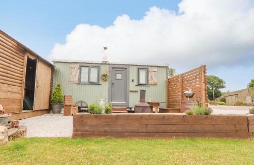 Barnoldswick House | Heather Hut at Copy House Hideaway