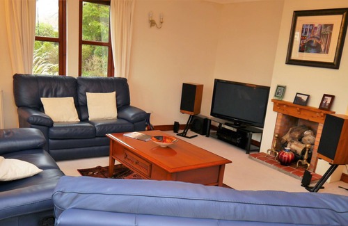 Kippford Cottage | Heather Lodge - a bungalow that sleeps 6 guests in 3 bedrooms