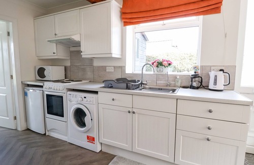 Macclesfield Cottage | HEATHERDALE COTTAGE, romantic, with a garden in Bollington