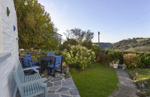 Treknow Cottage | HEATHERDALE, pet friendly, country holiday cottage in Treknow