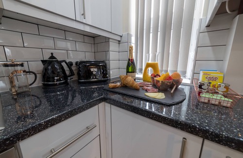 Stanwell Apartment | Heathrow Apartments Peace and Proximity Near Heathrow Airport