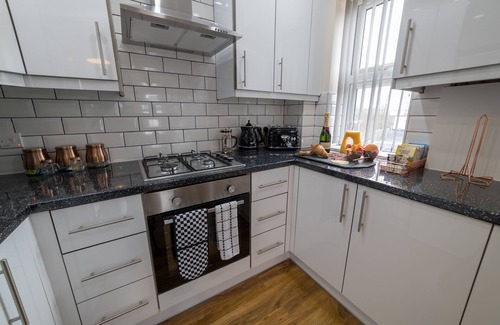 Stanwell Apartment | Heathrow Apartments Peace and Proximity Near Heathrow Airport