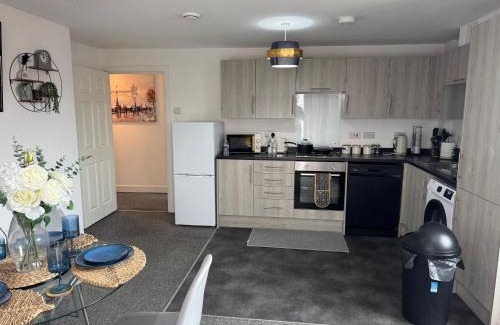 George Green Apartment | Heathrow central suites