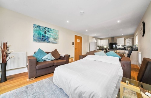 Stanwell Apartment | Heathrow Living Serviced Apartments by Ferndale - Apt 3