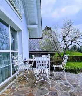 Dolenje Brdo Apartment | Heaven Can Wait Country Retreat
