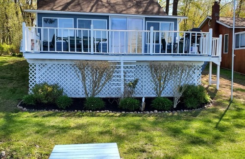 Niverville Cottage | Heaven Can't Wait, On Beautiful Kinderhook Lake!