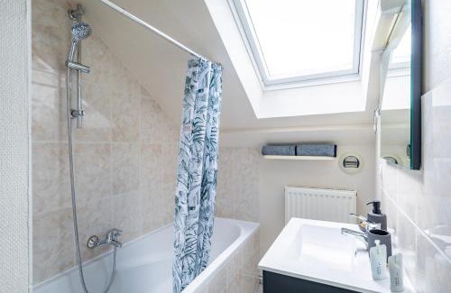 Sarrebourg Apartment | Heaven - GOLDEN TREE - WIFI - 20 min St-Croix & Center Parcs