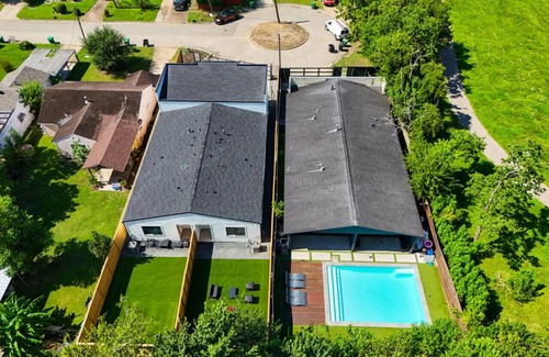 OST - South Union House | Heaven in Houston + St Zane Duplex Estate – 9BR, Pool, Sleeps 30+